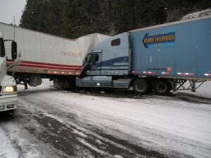 2 Trucks Crash on snow